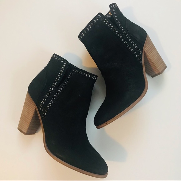 VINCE CAMUTO | 9.5 | Black Studded Leather - Picture 3 of 16